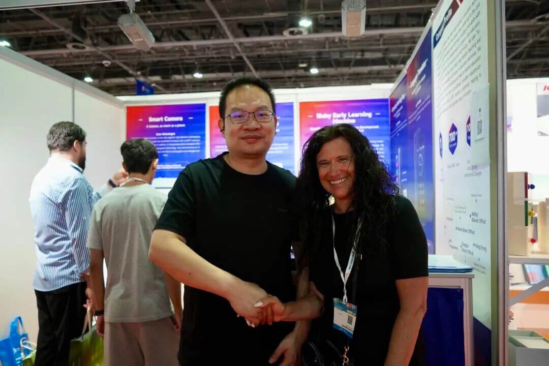 中文出海再加速！九学王双展闪耀中东东南亚，全球化布局按下快进键