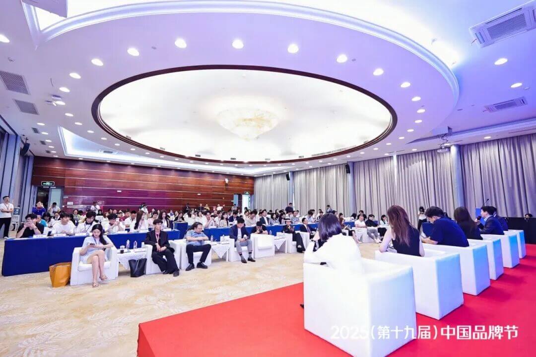 九学王集团创始人、董事长刘衍兵荣登《2025中国品牌青年500强》 引领智能教育新航向